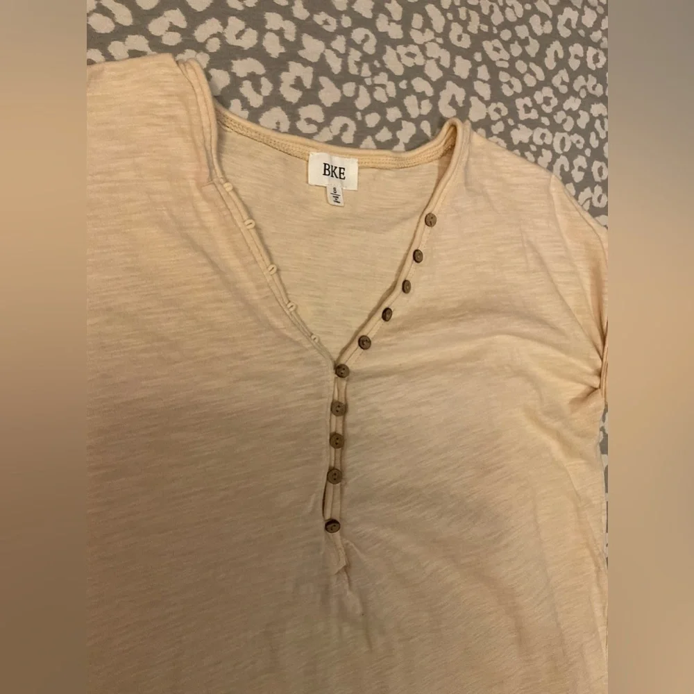 BKE from Buckle, cute and casual, small. Could also fit a medium - Picture 4 of 4
